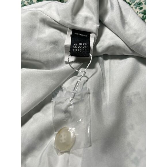 BloomChic Womens Size 18/20 Floral Print Skirt Side Slit Button Detail Lined - Picture 7 of 11